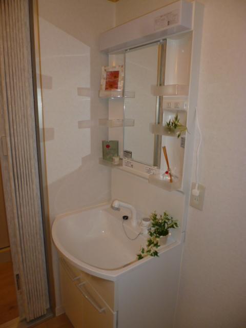 Wash basin, toilet. Indoor (September 2013) Shooting