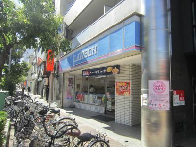 Convenience store. Lawson Shikitsuhigashi 3-chome up (convenience store) 94m