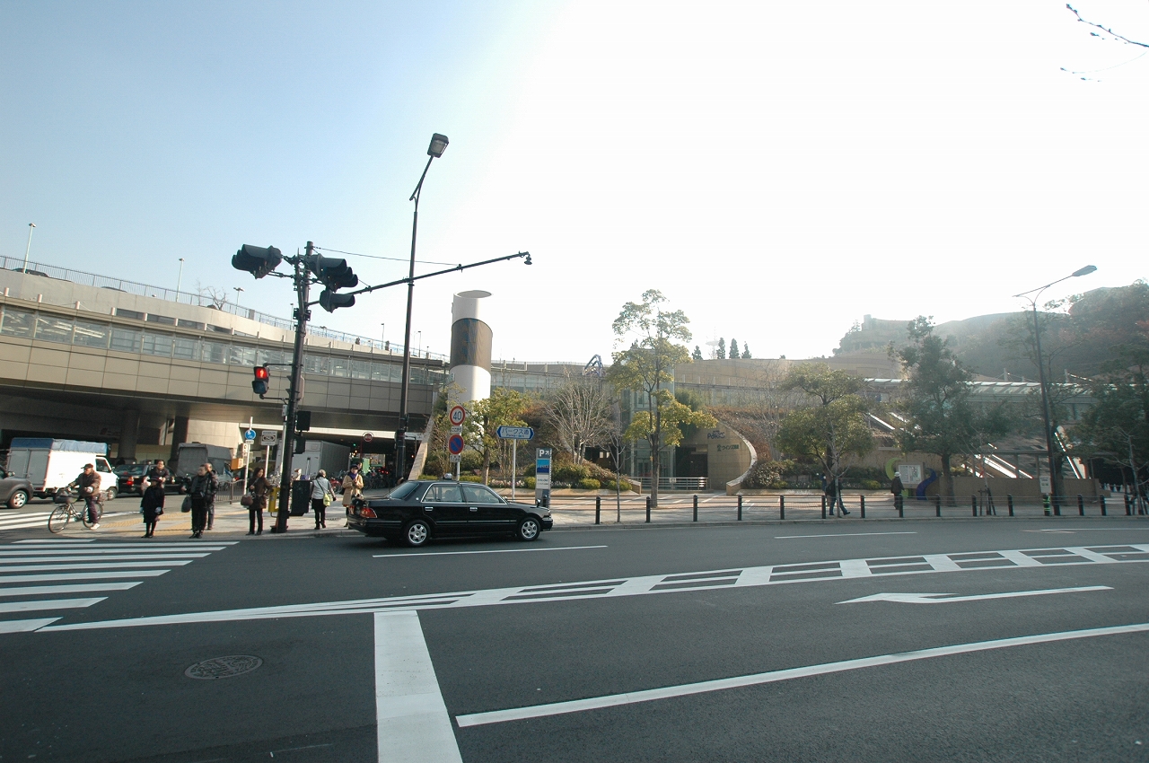 Shopping centre. 800m to Namba Parks (shopping center)