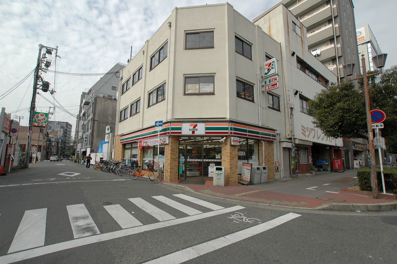 Convenience store. Seven-Eleven Osaka Daikokucho Ekikita store up (convenience store) 10m