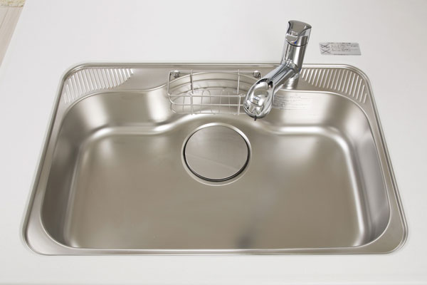 Kitchen.  [Wide type silent sink] Wide sink washable well as large pot easier. Equipped with a damping material on the back side of the sink, It is silent type to suppress such as water splashing sound ※ B ・ D ・ M type of sink shape is different (same specifications)