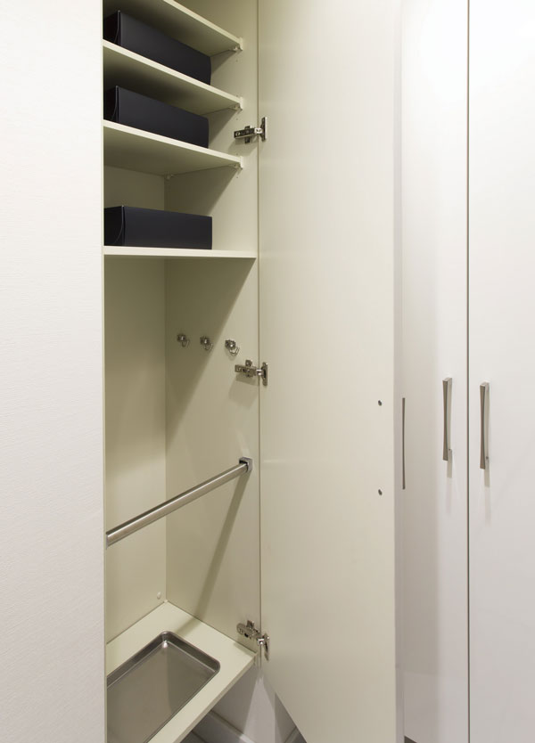 Receipt.  [Entrance storage] In addition to boots can also be housed in the easier, Rich tall type of footwear storage of umbrella storage space is also equipped amount of storage has been adopted ※ B ・ C ・ E ・ Except N type (same specifications)