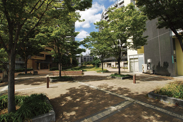 Surrounding environment. Central Square (a 9-minute walk ・ About 700m)