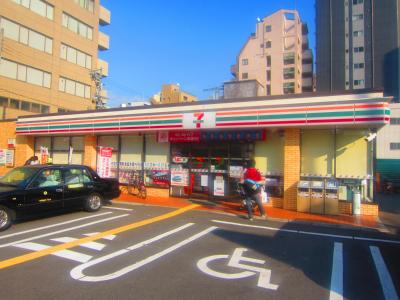 Convenience store. Seven-Eleven Osaka Motomachi 3-chome up (convenience store) 218m