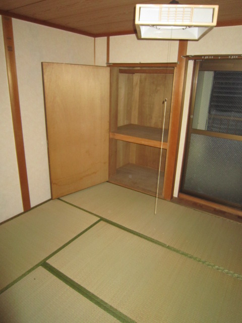 Living and room. Japanese-style room is calm.