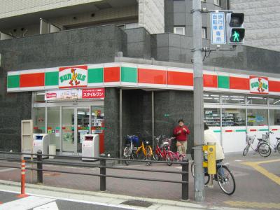 Convenience store. 1m until Thanksgiving Daikokucho Station store (convenience store)