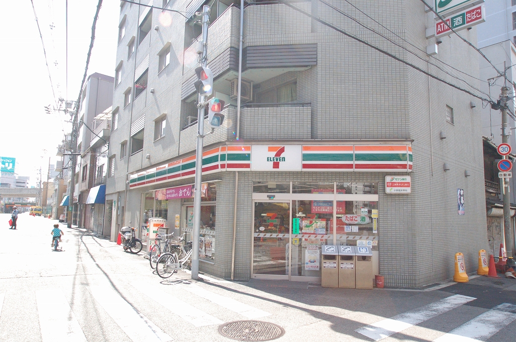 Convenience store. Seven-Eleven Osaka powers 3-chome up (convenience store) 211m