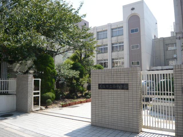 Junior high school. 1500m to the West Junior High School