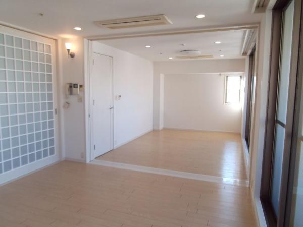 Non-living room. Also in a separate space in the running partition