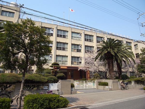 Primary school. 495m to Osaka Municipal Hiyoshi Elementary School (elementary school)