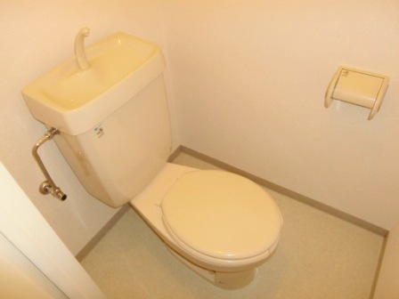 Toilet. Pitattohausu Nishinagahori shop Tel0120-47-4625