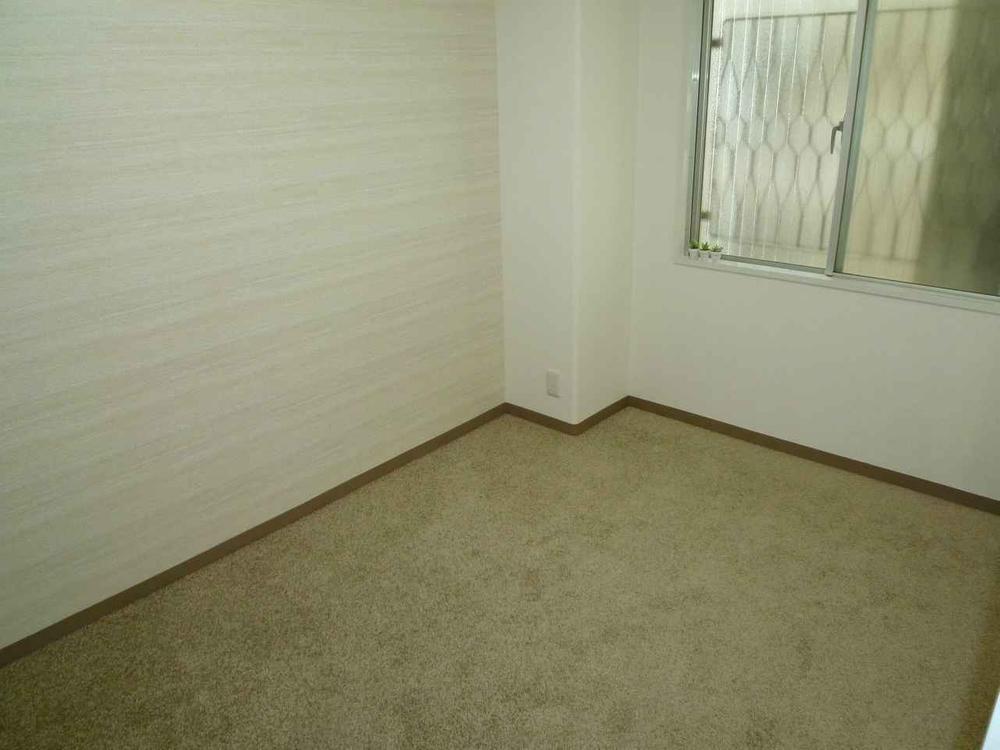 Non-living room. Western-style about 4.5 Pledge