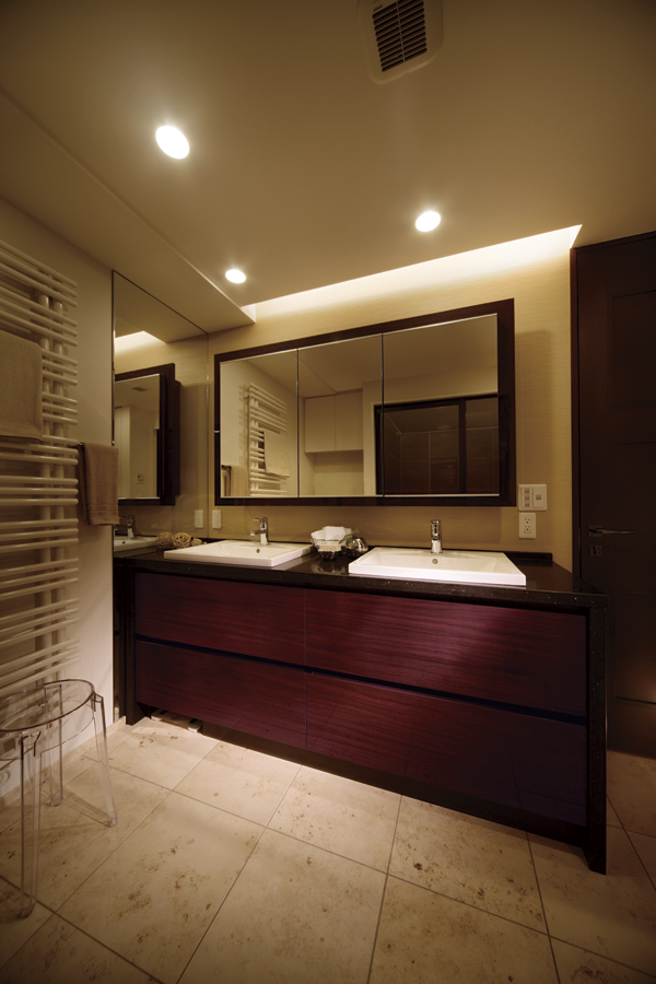 Bathing-wash room.  [Powder Room] Meet the high-quality living, To feel the comfort equipment ・ Specification has been adopted (P-F2 type model room)