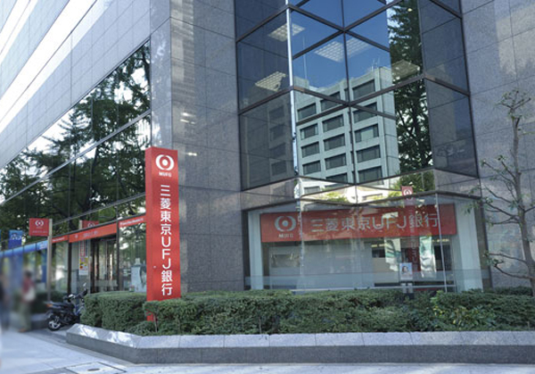 Surrounding environment. The Bank of Tokyo-Mitsubishi UFJ, Shinsaibashi branch (8-minute walk ・ About 570m)
