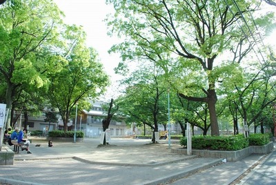 park. 200m to Minamihorie park (park)