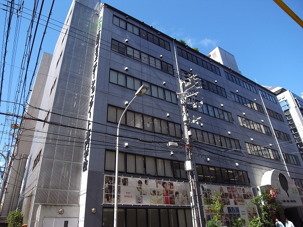 high school ・ College. Osaka Communication Arts school (high school ・ National College of Technology) 1000m to