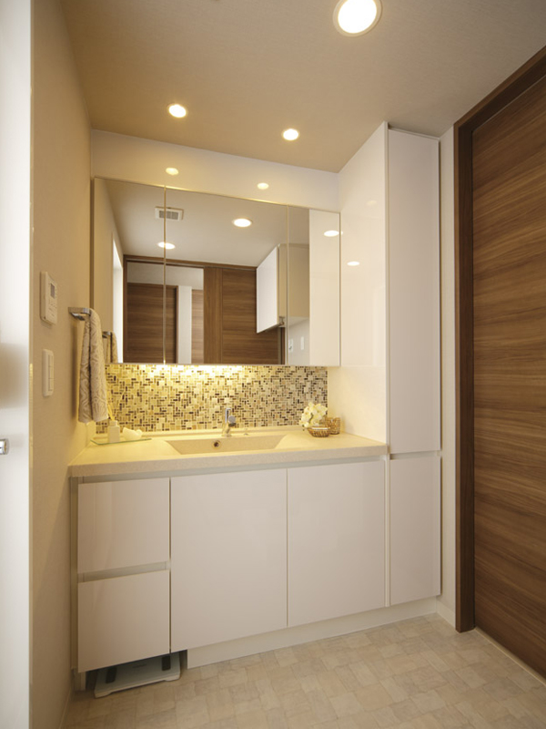 Bathing-wash room.  [bathroom] Hotel-like wash room of the image (Comfort Type Model Room)