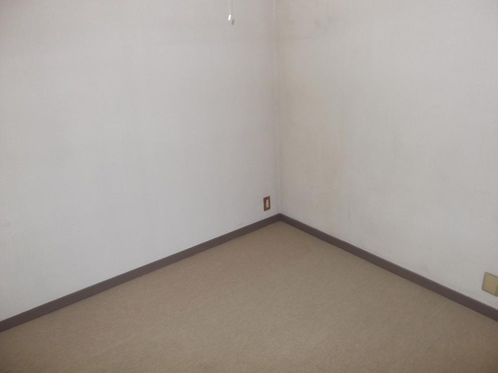 Non-living room. Indoor (12 May 2013) Shooting