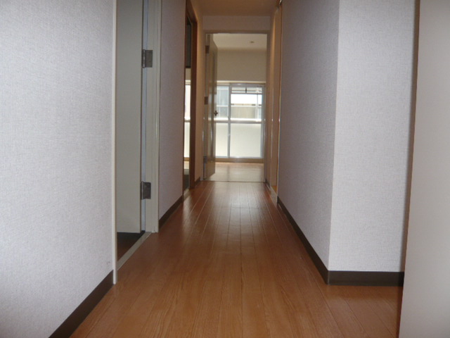 Other room space. Corridor