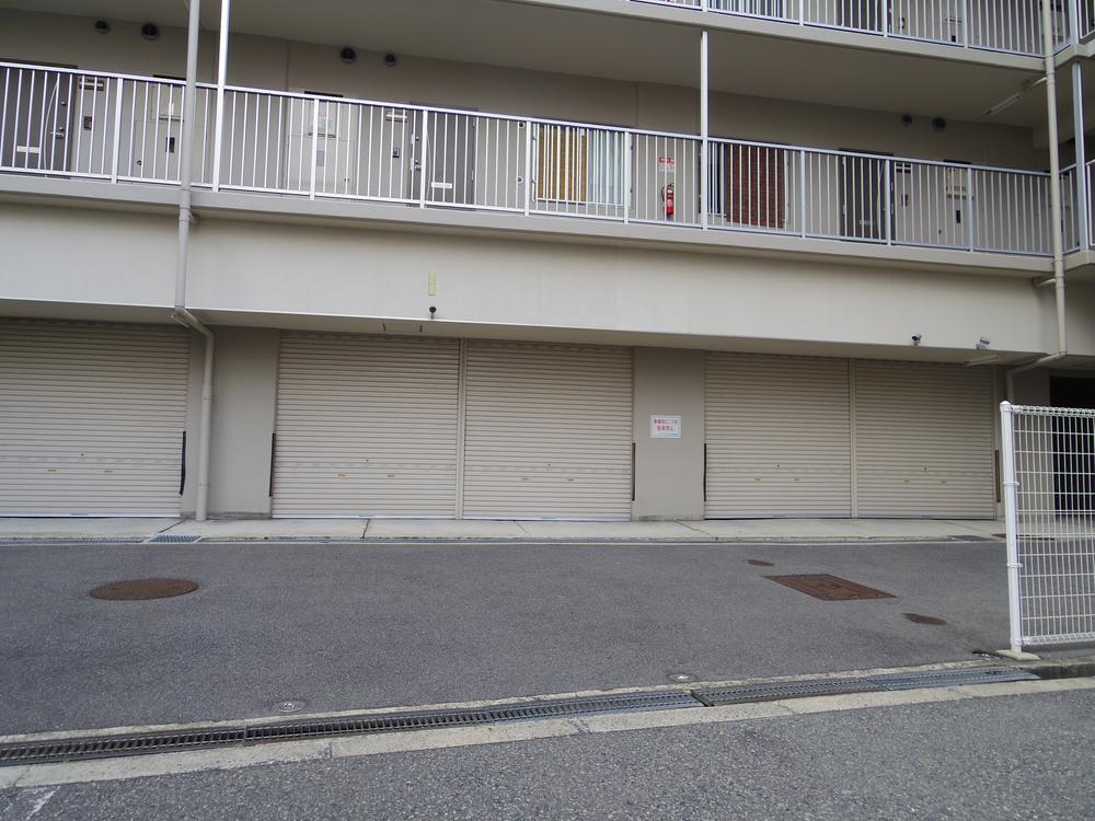 Parking lot. Parking rights