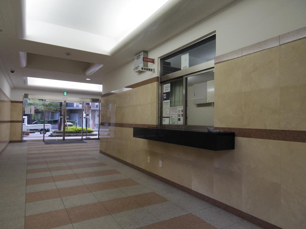 Entrance. Common areas