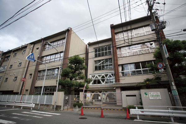 Surrounding environment. Municipal Meiji Elementary School (5 minutes walk ・ About 360m)