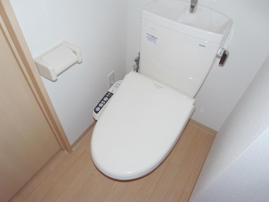 Toilet. Of Nishi-ku, Osaka rent to Pitattohausu Nishinagahori shop!