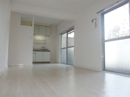 Living and room. Pitattohausu Nishinagahori shop Tel0120-47-4625