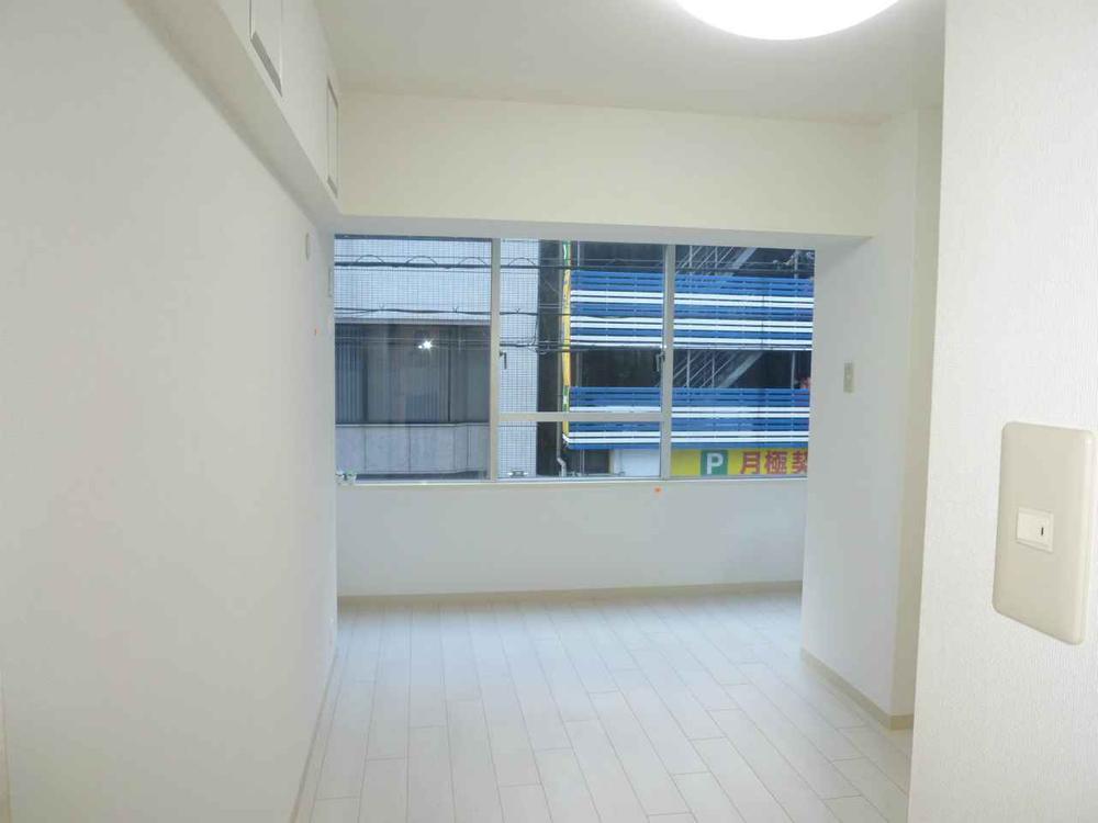 Non-living room. Indoor (12 May 2013) Shooting