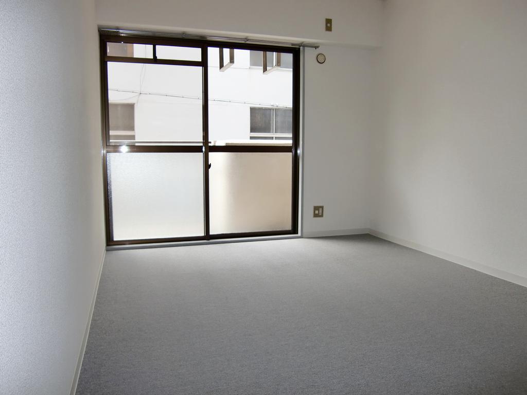 Other room space. Pitattohausu Nishinagahori shop Tel0120-47-4625