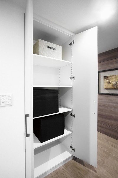 Place a large object enter the hallway. Neat storage and cleaning tool