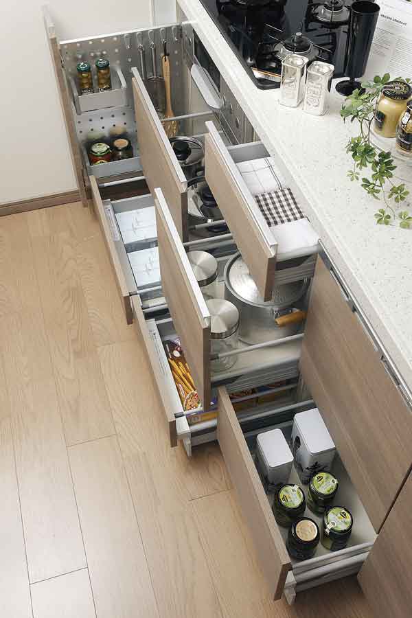 Kitchen.  [Slide cabinet (with a soft close function)] Drawer slides accommodated, Even vigorously close is with soft close function to close the software (same specifications)