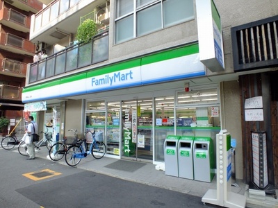 Convenience store. Family Mart (convenience store) up to 100m