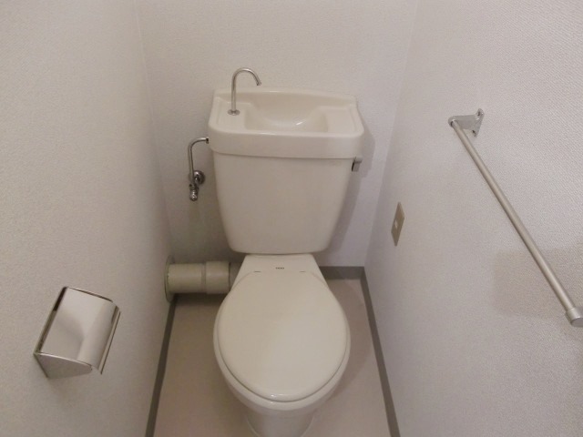 Toilet. Of Nishi-ku, Osaka rent to Pitattohausu Nishinagahori shop!