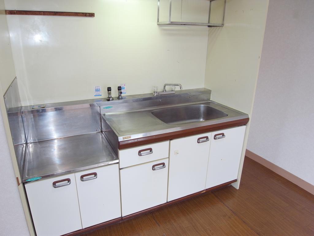 Kitchen. Pitattohausu Nishinagahori shop Tel0120-47-4625