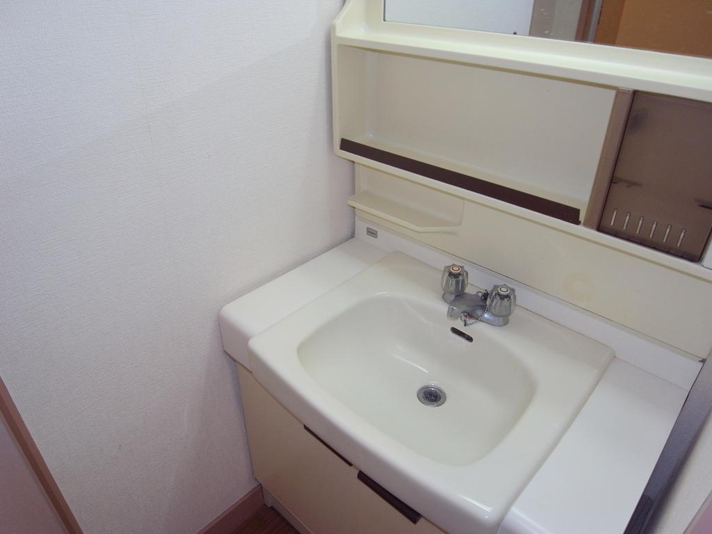 Washroom. Pitattohausu Nishinagahori shop Tel0120-47-4625