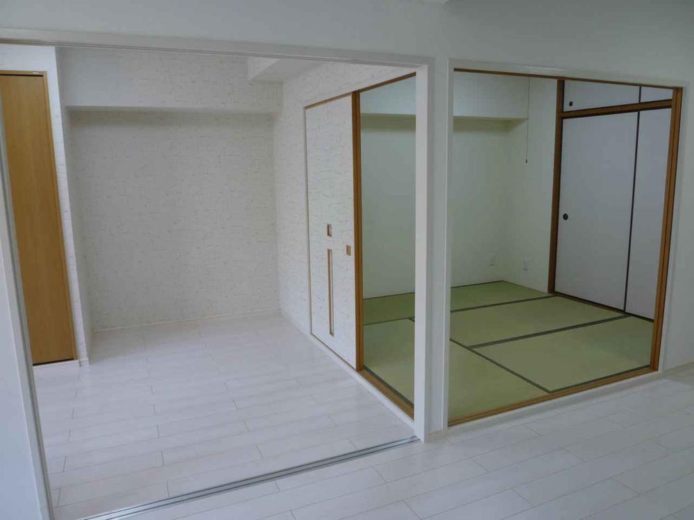 Non-living room. Western and Japanese-style room facing the living room