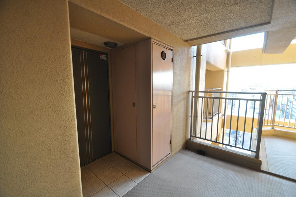 Entrance. 13 Kaikaku is room ☆