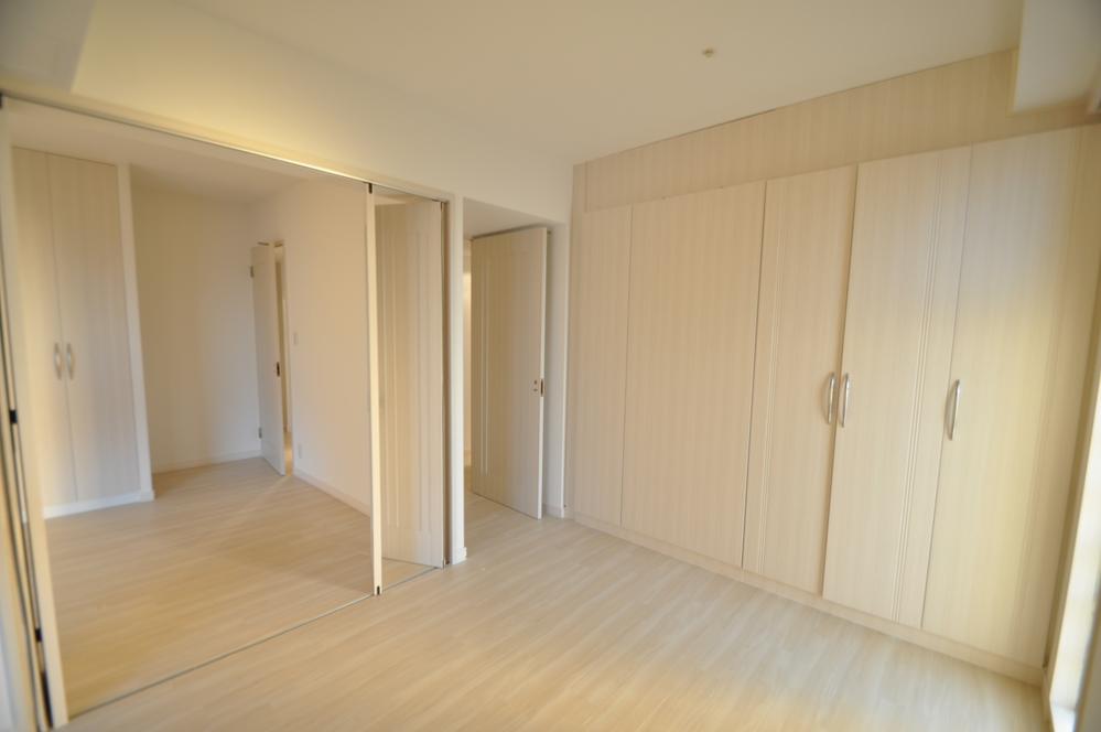 Non-living room. The north side of the Western-style has been separated by a movable partition