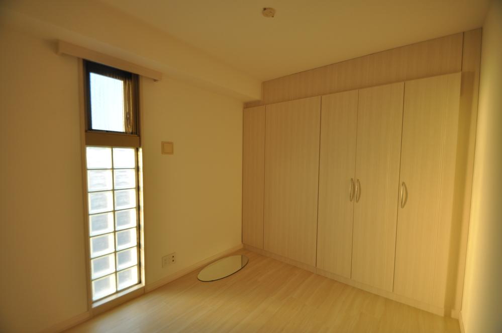 Non-living room. The west side of the service room ☆