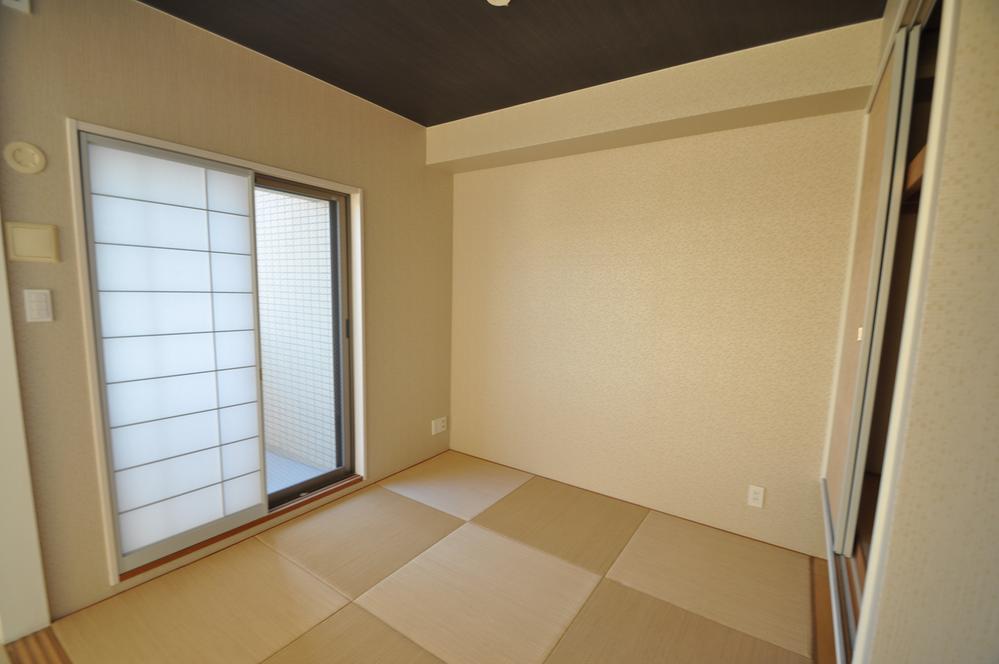 Non-living room. Japanese-style room is happy Ryukyu Datami ☆