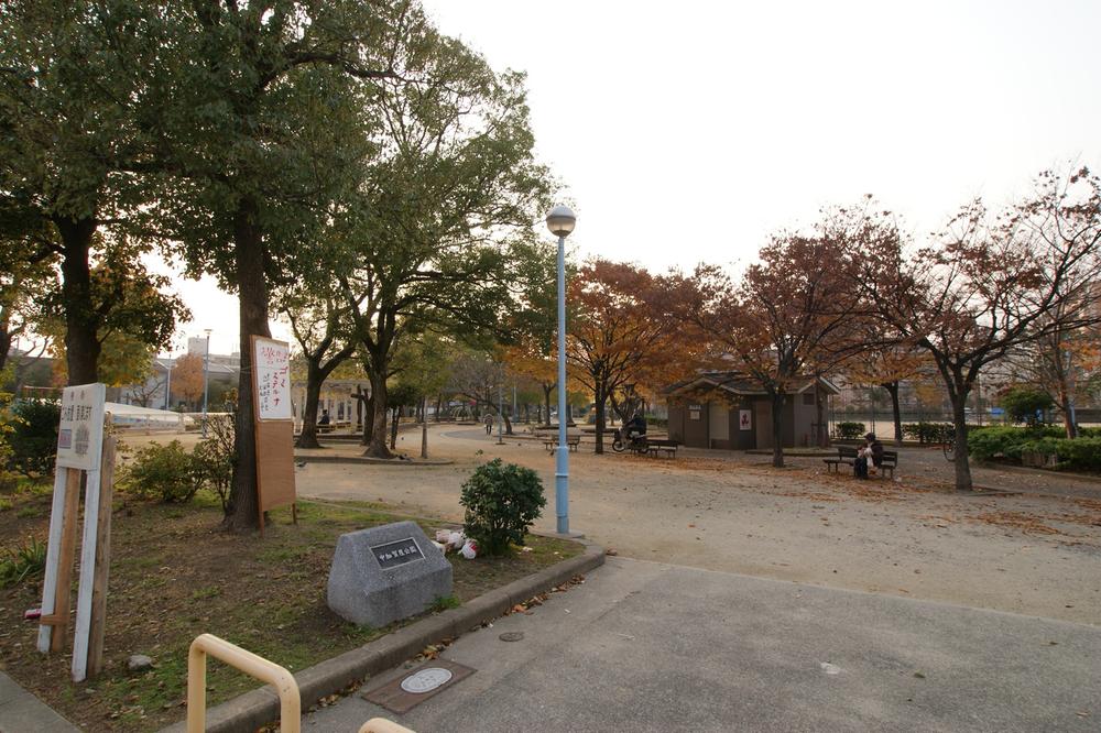 park. 1118m to Nakakagaya park