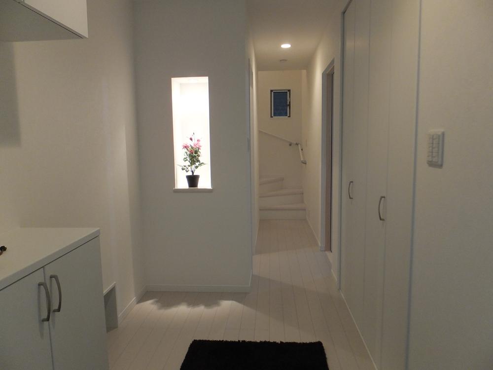 Entrance. Room with a clean and refreshing white