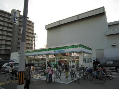 Convenience store. 460m to FamilyMart Tamadenishi shop