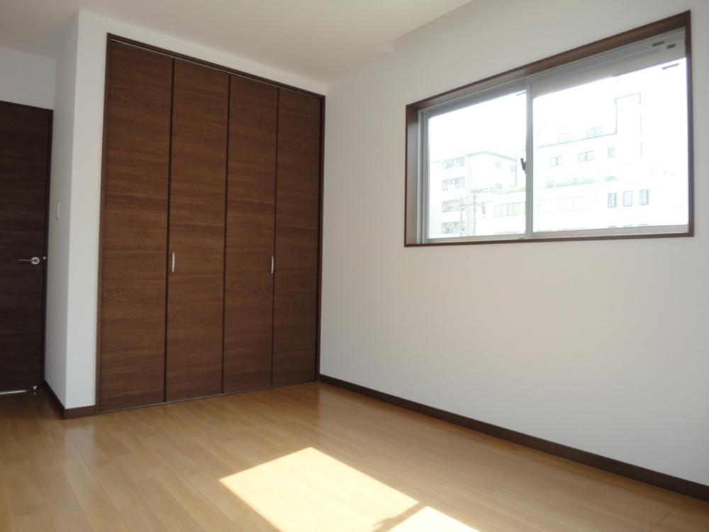 Rendering (introspection). In all Western-style 6 quires more, Spacious closet comes with!