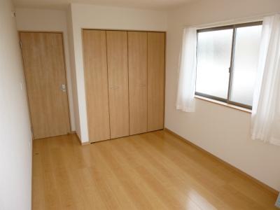 Same specifications photos (Other introspection). Same type model. Western-style is an image