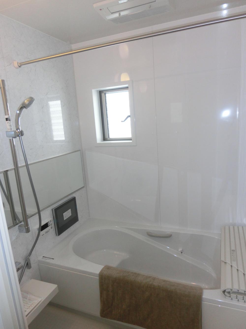 Bathroom. !! A comfortable bath time in the mist sauna and bathroom TV