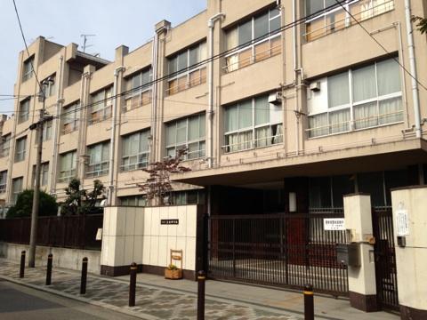Junior high school. 116m to Osaka Municipal Tamade junior high school