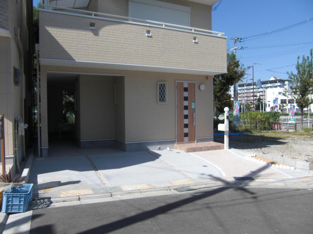 Parking lot. Local (10 May 2013) Shooting