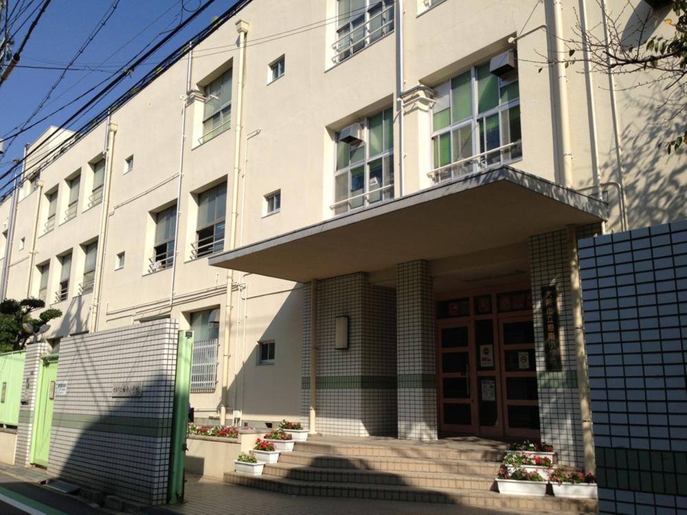 Primary school. 160m to Osaka Municipal Bainan Elementary School